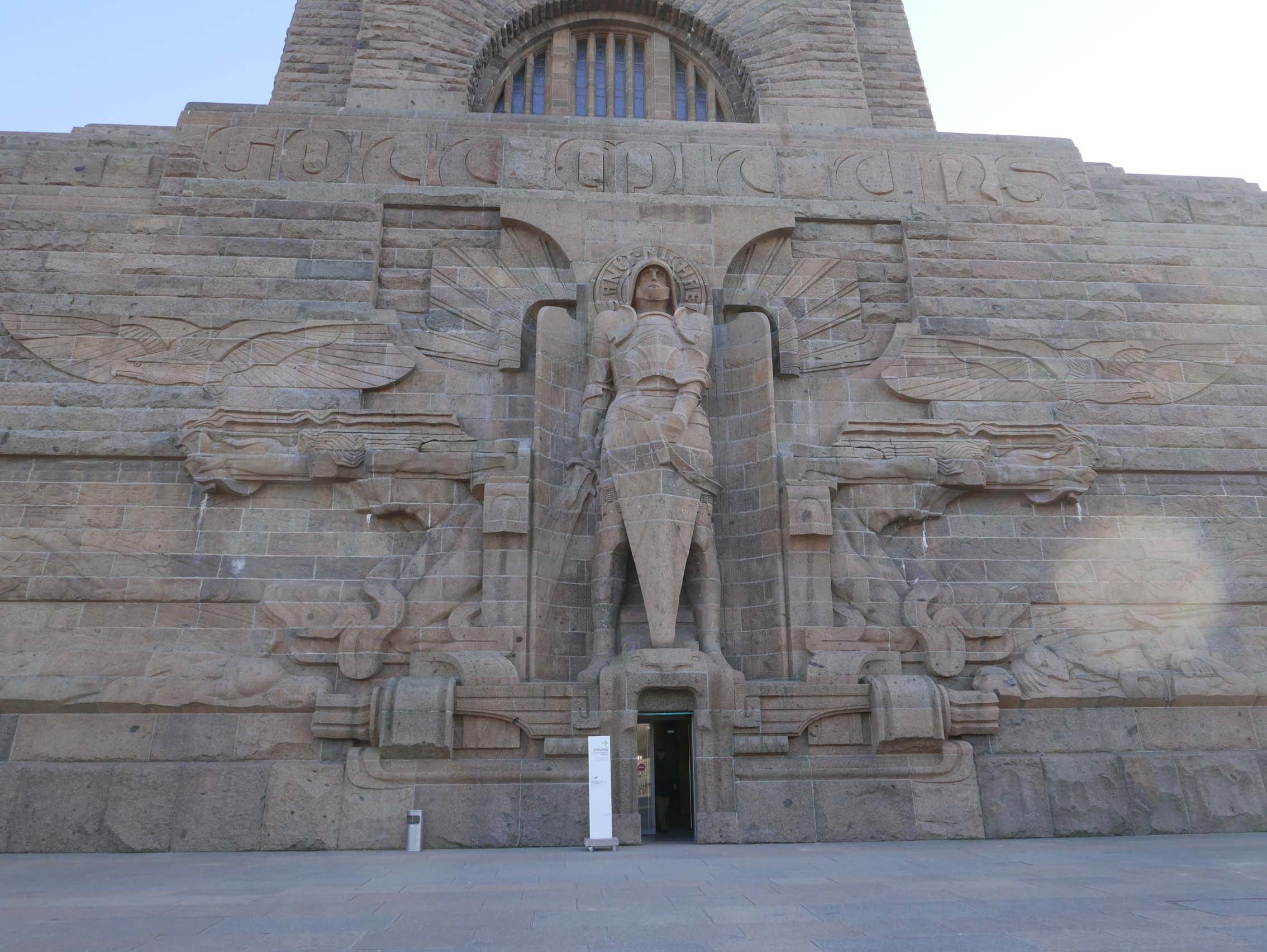 erzengel-michael-volkerschlachtdenkmal erzengel-michael-volkerschlachtdenkmal