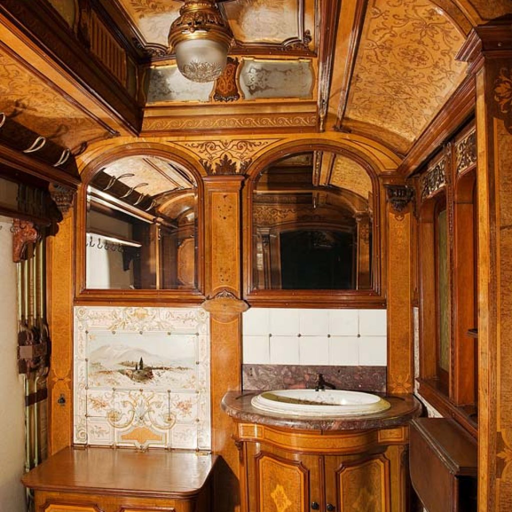 Bad im kaiserlichen Salonwagen