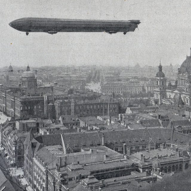 luftschiff-z3-1909-uber-berlin