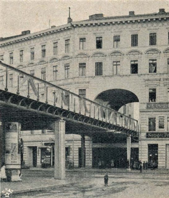 daheim0102s.22durchbrochenes-haus- daheim0102s.22durchbrochenes-haus-