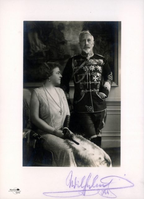 bild_03_kaiser-wilhelm-ii-hermine-unterschrieben_mittel bild_03_kaiser-wilhelm-ii-hermine-unterschrieben_mittel