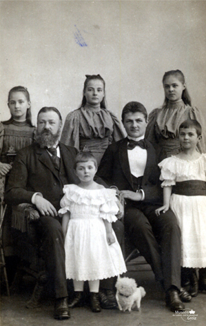 bild_16_heinrich-xxii-mit-familie bild_16_heinrich-xxii-mit-familie