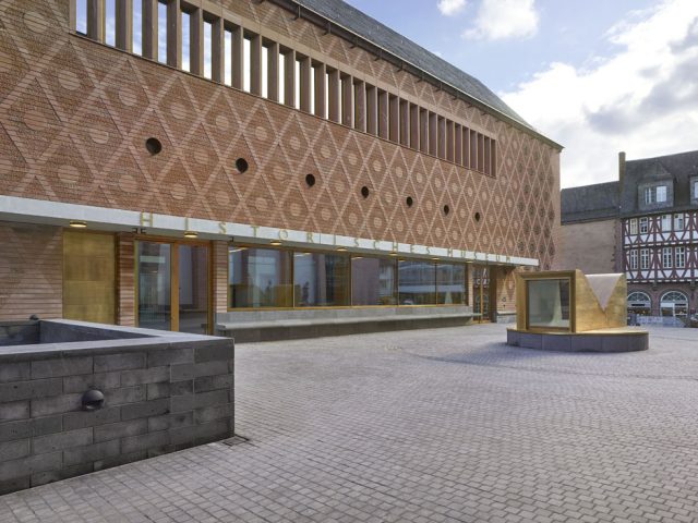 N: Eingangsgebude Oberlicht