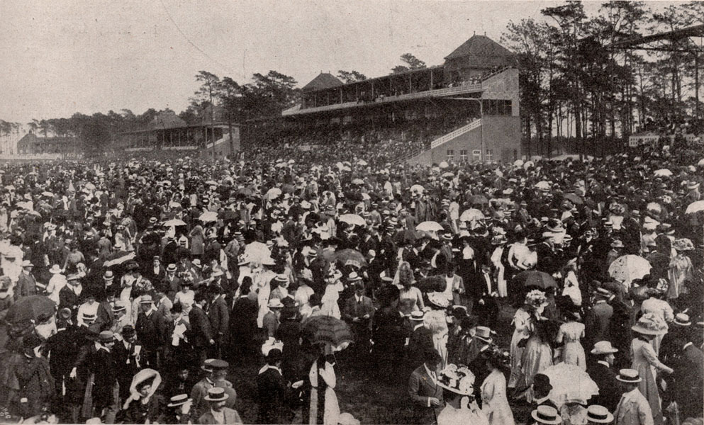 dah09_ii_s.3-35-rennen-grunewald-besucher