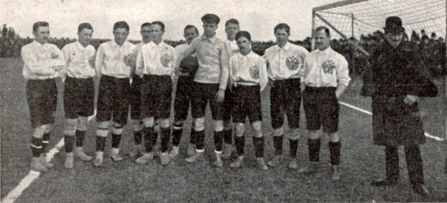 sz-07_08-s.-738-fussballmannschaft-wien