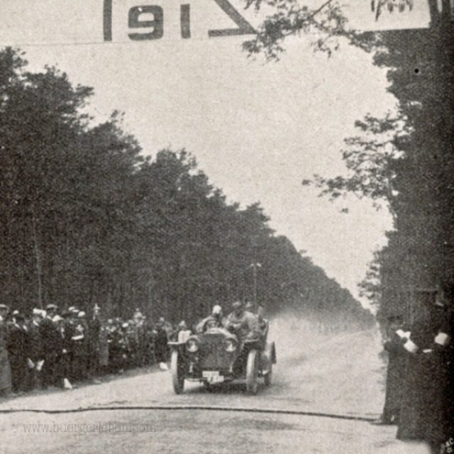 1.-wagen-im-ziel 1.-wagen-im-ziel