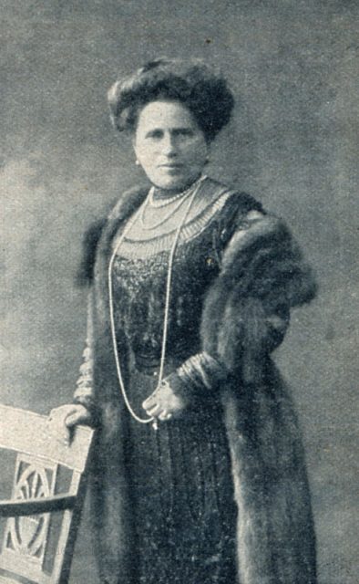 sz.-s.1001emilie-mosse