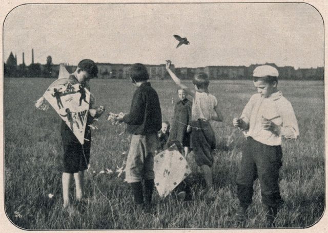 daheim-09-2-s.27-drachensteigen