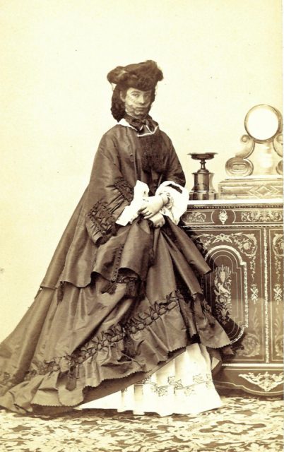 sisi-mit-schleier sisi-mit-schleier