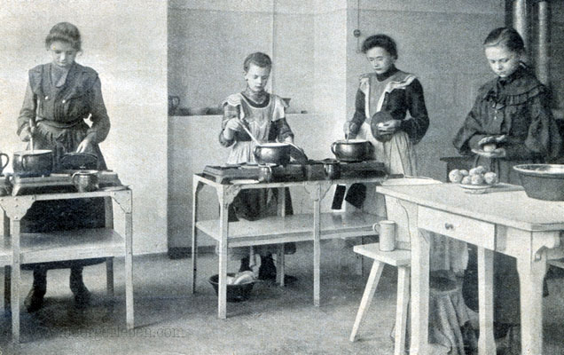 das-kranzchen-19.-folge-s.781_frauen-und-kinder-am-gasherd-kopie das-kranzchen-19.-folge-s.781_frauen-und-kinder-am-gasherd-kopie