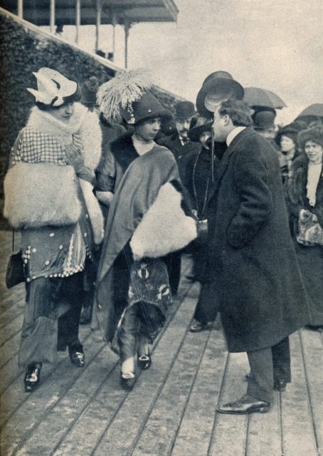 die-woche-1911-1.-nr.8-s.313-modeschoepfung-hosenroecke die-woche-1911-1.-nr.8-s.313-modeschoepfung-hosenroecke