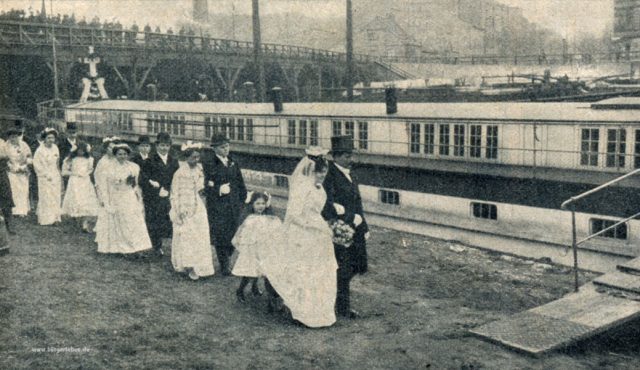 sz.-f.-dh.-1910_11-s.-587-heft.25-trauung-in-berlin-schifferkirche sz.-f.-dh.-1910_11-s.-587-heft.25-trauung-in-berlin-schifferkirche