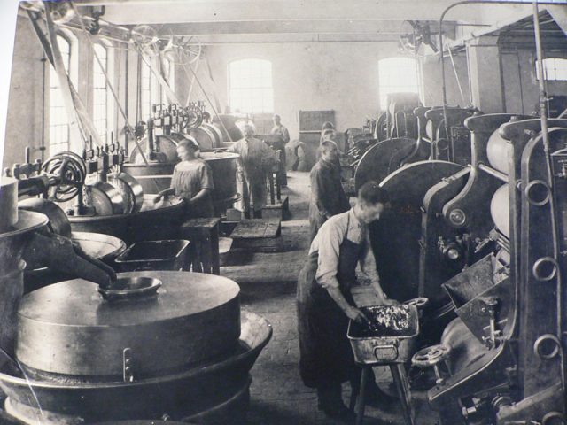 12_maschinensaal-um-1925