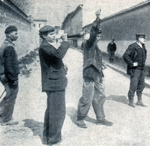 die-woche-11-band-1-s.650_manner-machen-mit-trompete-signal-fur-auruhrische-winzer-kopie die-woche-11-band-1-s.650_manner-machen-mit-trompete-signal-fur-auruhrische-winzer-kopie