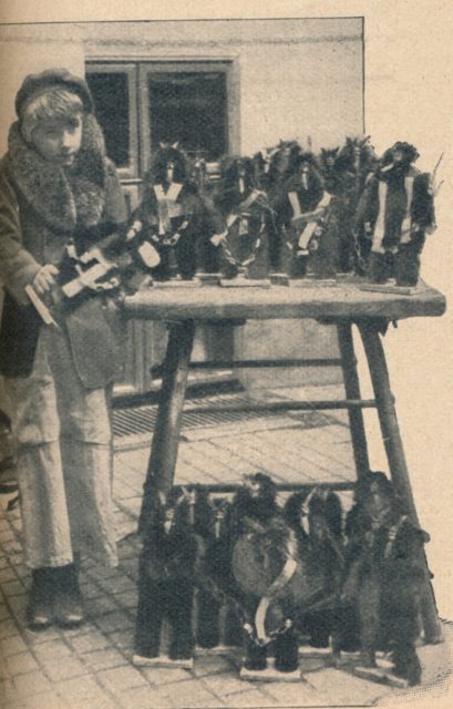 gl10-s.1023-krampusverkaufer-wien gl10-s.1023-krampusverkaufer-wien