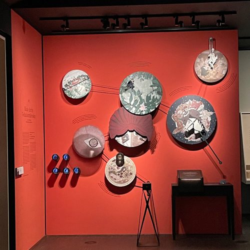 bild1-rote-wand bild1-rote-wand