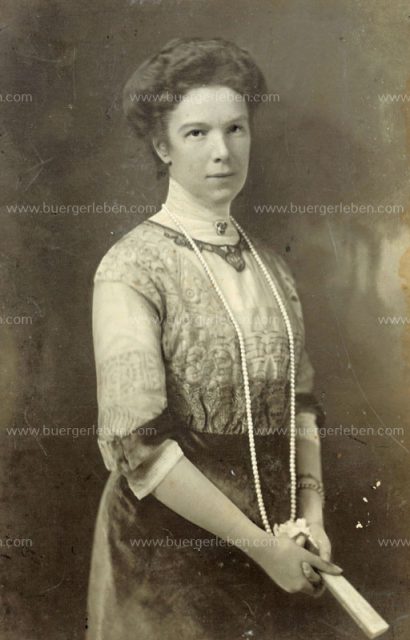 img-2.1_marie_valerie_dame