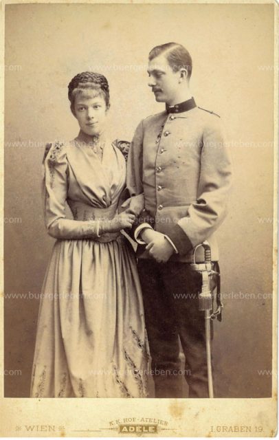 m_v_06-0002-marie_valerie_mit_ehemann