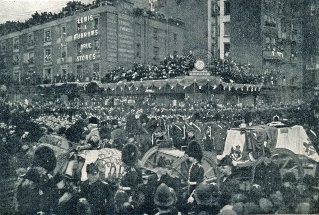 sz_00_01_s.374_beisetzung_victoria_sm