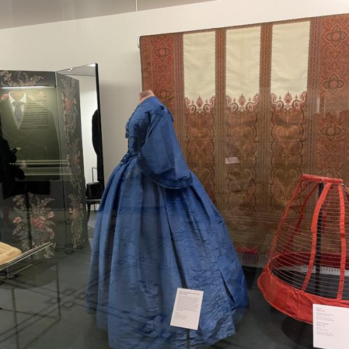 img_7817-va_museum_fashion_bild2