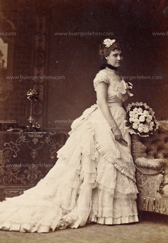 katharina-schratt-hochzeitskleid katharina-schratt-hochzeitskleid