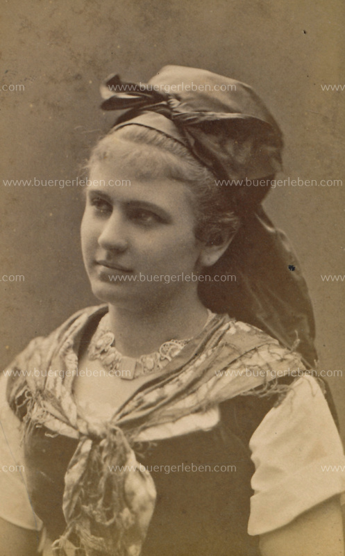 katharina-schratt-portraet-bauerin-mitkopftuch katharina-schratt-portraet-bauerin-mitkopftuch