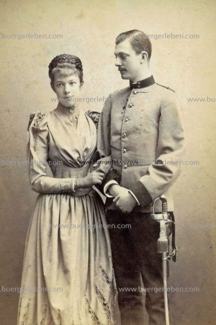 0002.1_marie_valerie_mit_ehemann