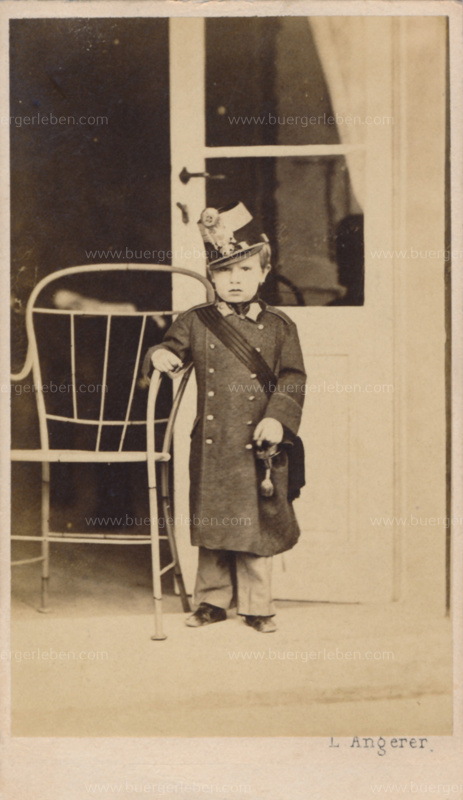 ph-rudolf-soldat-klein-stuhl-l.angerer-back